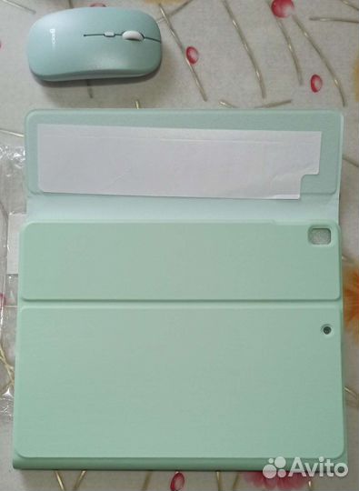 Чехол iPad 10.2 с клавиатурой и мышкой