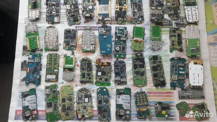 Платы от кнопочных телефонов 2 кг без железа