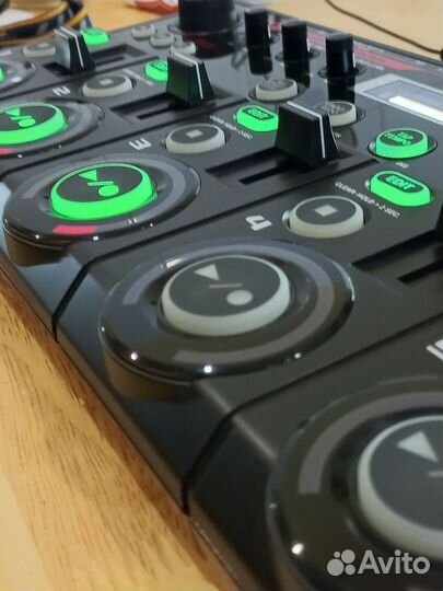 Мегалупер boss rc-505