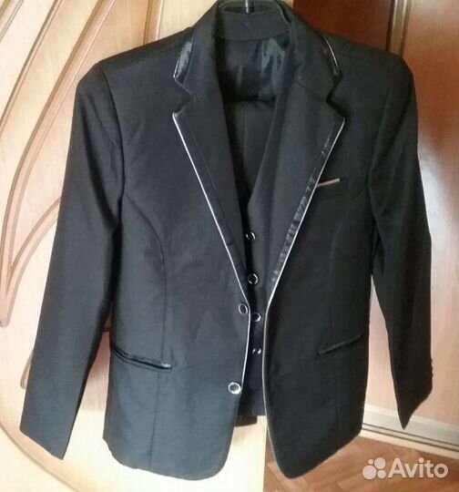 Костюм тройка для мальчика 8 -10 лет