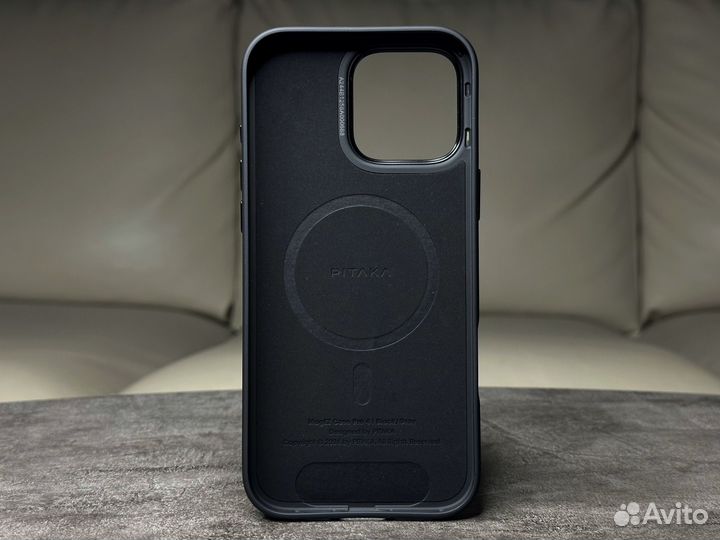 iPhone 16 Pro Max. Pitaka Protective Case + Grip 3