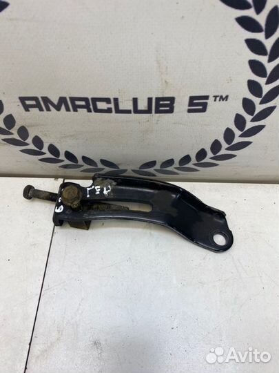 Кронштейн генератора Mazda 626 Gf седан 2.0 FS-DE