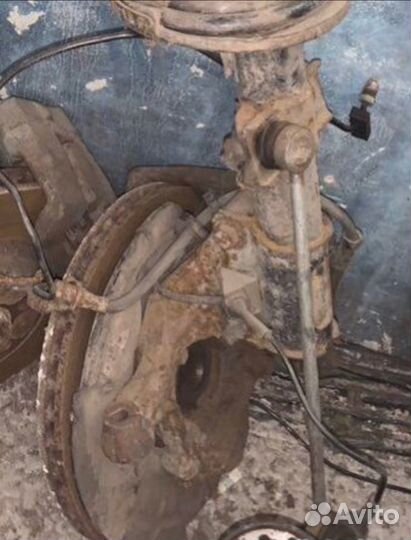 Кулак поворотный передний левый Volvo Xc90 2008