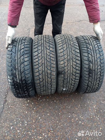 Marshal I'Zen RV Stud KC16 235/70 R16 106T