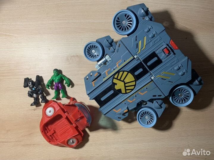 Космический корабль с героями Марвел, Hasbro