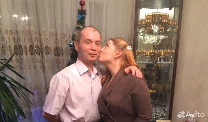 Слесарем