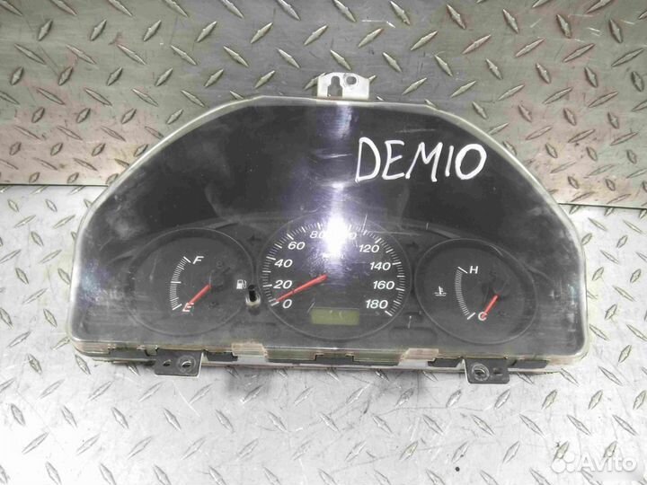 Панель приборов Mazda Demio