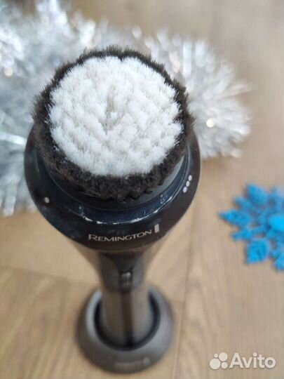 Прибор для чистки и массажа лица Remington Recharg