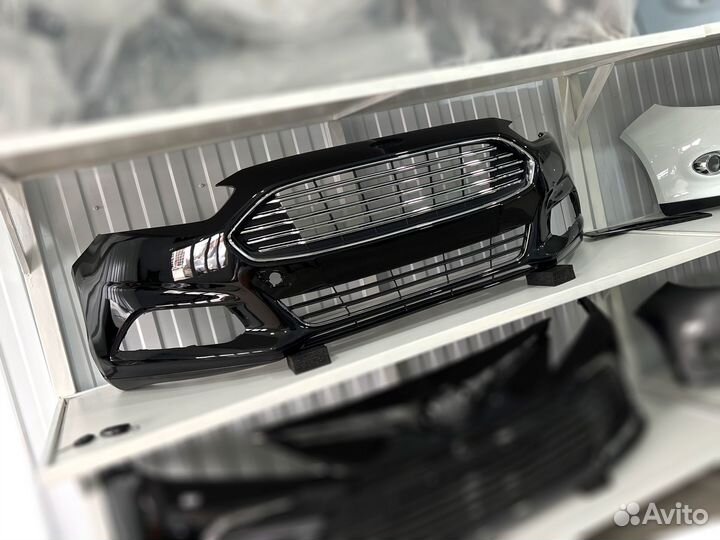 Передний бампер на Ford Mondeo 5