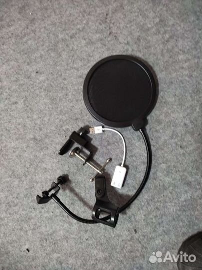 Студийный микрофон