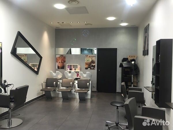 Требуется парикмахер-универсал с оплатой за выход