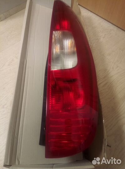 Фонарь правый Mitsubishi Colt Z30