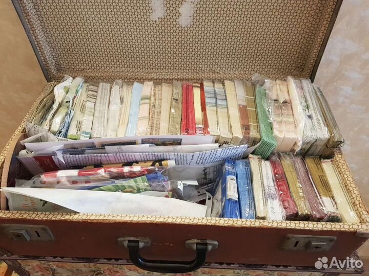 Чемодан с салфетками для декупажа