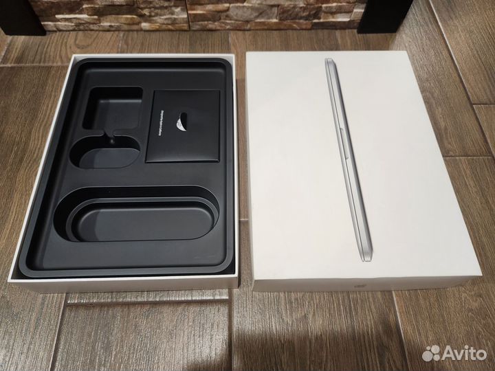 Коробка от macbook pro 13,3