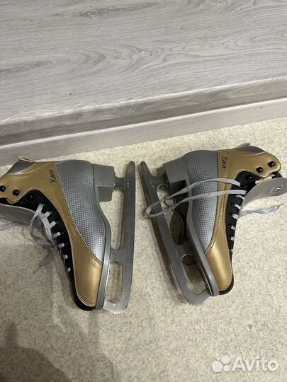 Коньки фигурные женские размер39 Чехия