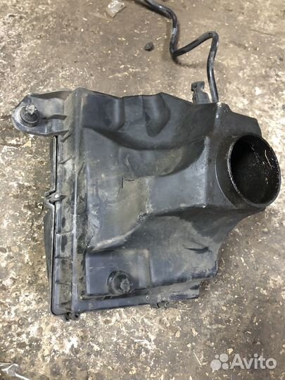 Корпус воздушного фильтра Ford Focus 2