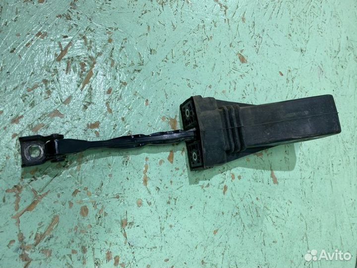 Ограничитель двери передний правый Volkswagen