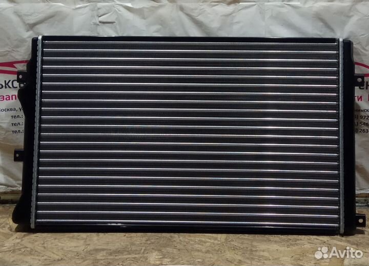 Радиатор охлаждения двигателя VW Skoda
