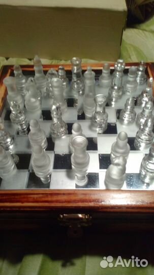 Сувенирные стеклянные шахматы
