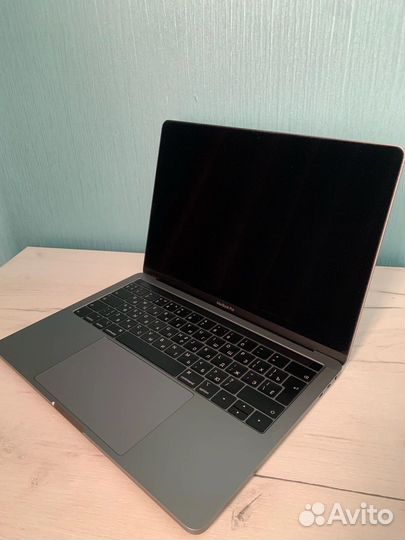 Macbook pro 13 2019 touch bar 256Gb