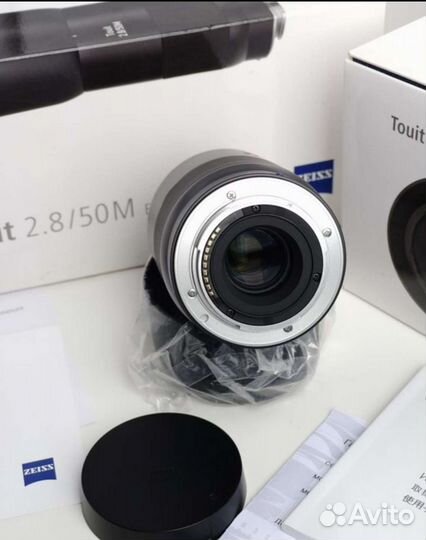 Объектив Zeiss Touit 2.8/50mm Macro Sony E идеал
