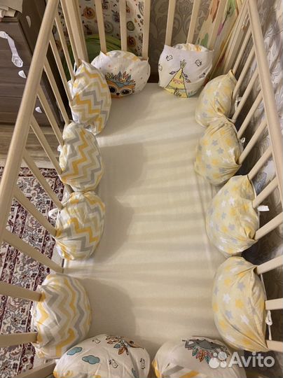 Детская кроватка с универсальным маятником