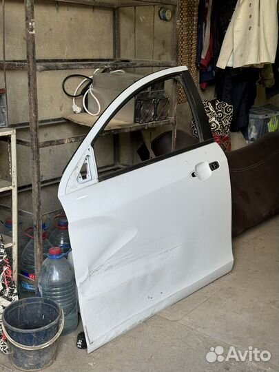 Дверь на машину