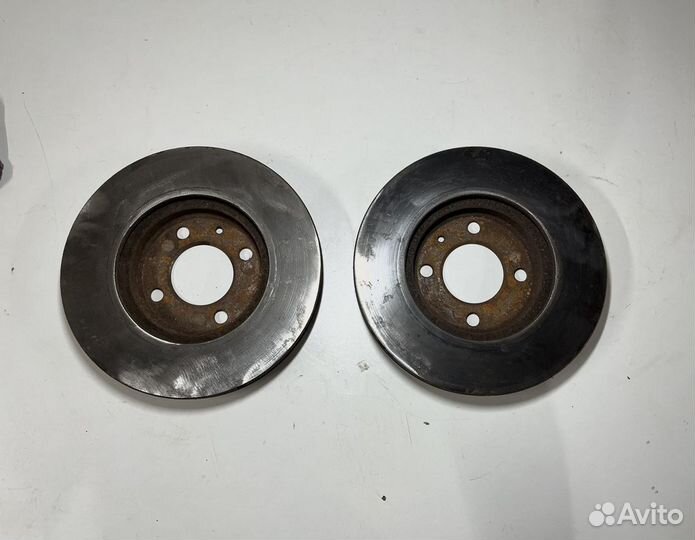 Диск тормозной передний Volkswagen Golf 3