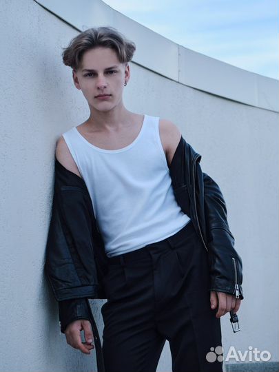 Бармен, администратор, хостес