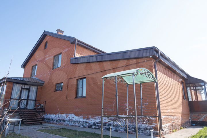 Коттедж 327 м² на участке 17 сот.