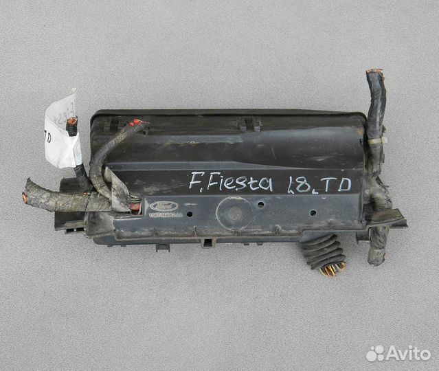 Блок предохранителей Ford Fiesta 4 1.8TD YS6T-14A1