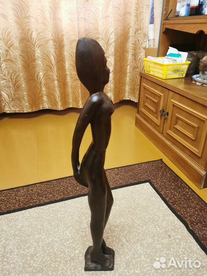 Продам статуэтку 