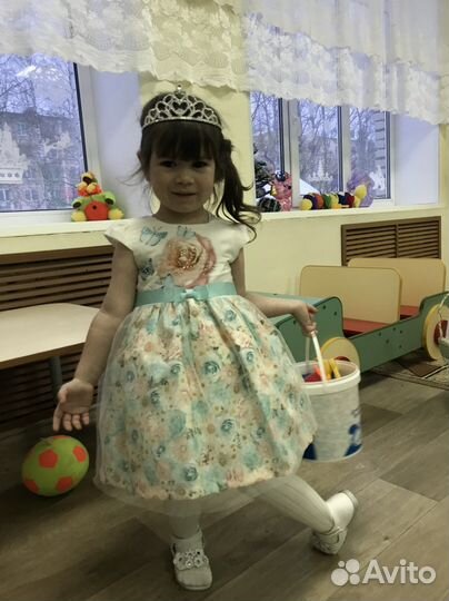 Платье праздничное
