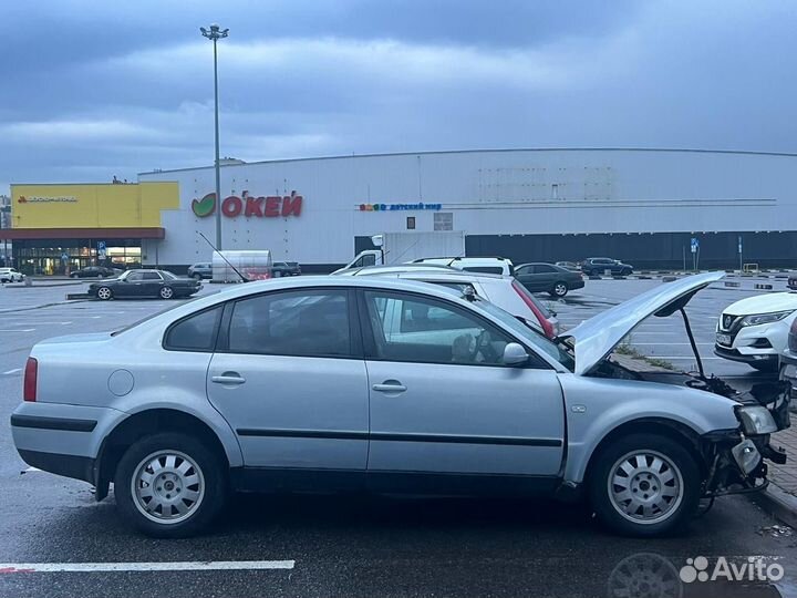 Volkswagen Passat 2.3 МТ, 2000, битый, 278 000 км