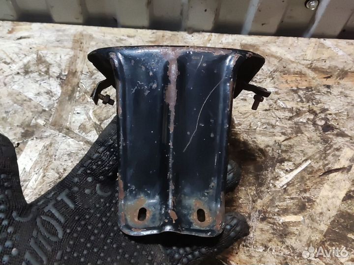 Кронштейн фонаря Ява