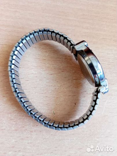 Часы женские наручные mani