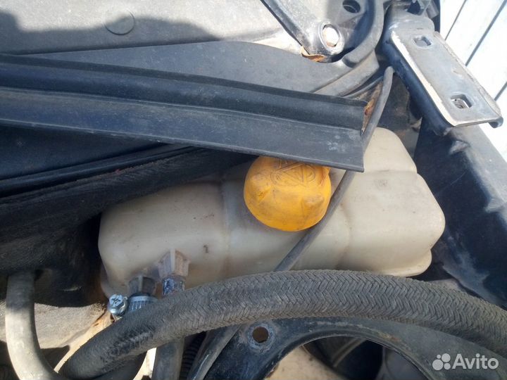 Рсшерительный бачек Приора