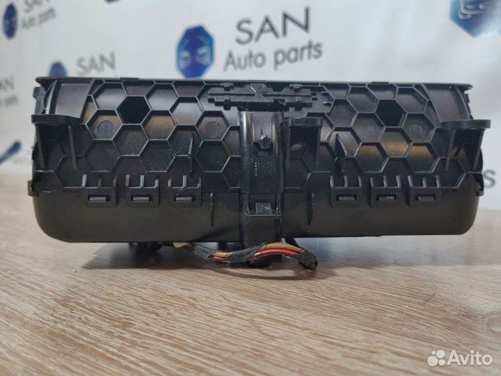 Подстаканник Bmw 5 F10 N52B25 2011