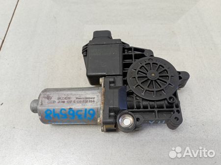 Моторчик переднего левого стеклоподъемника