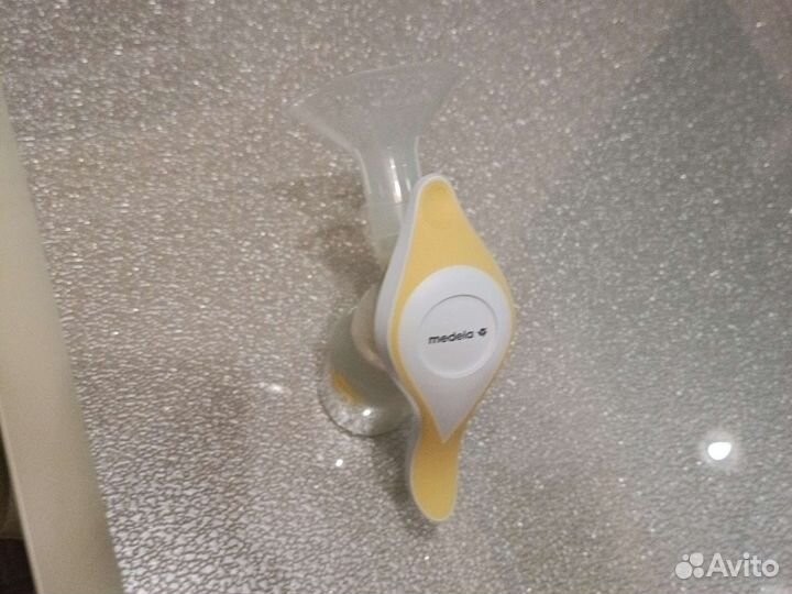 Молокоотсос medela ручной