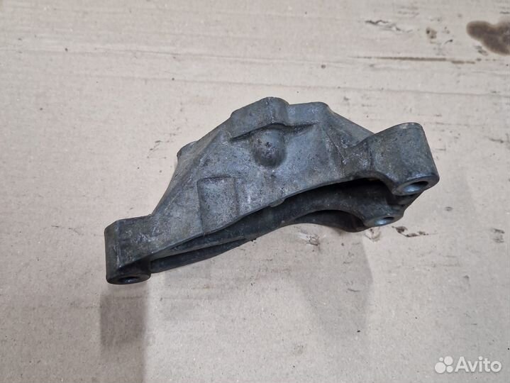 Кронштейн кпп левый Opel Vectra C 2002-2008г