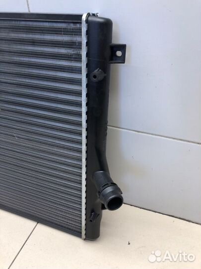 Радиатор основной Volkswagen Passat B7 2.0 cffb