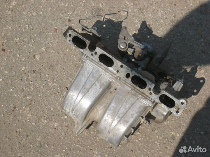 Коллектор впускной Opel Astra G x16xel 90530852