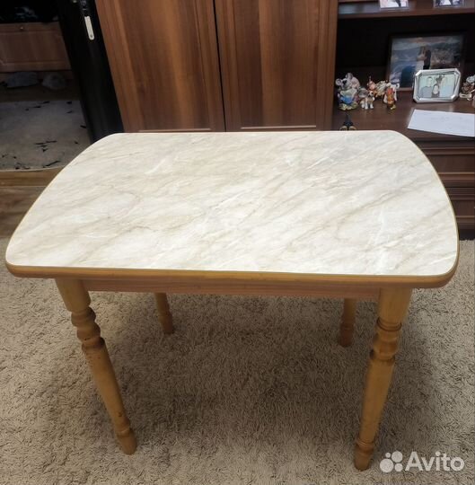 Кухонный стол