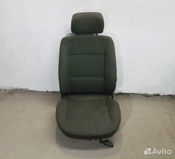 Сиденье переднее правое Audi 80 B3