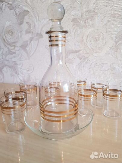 Графин итальянский и Советский графин с рюмками