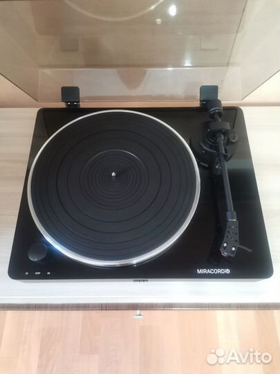 Виниловый проигрыватель