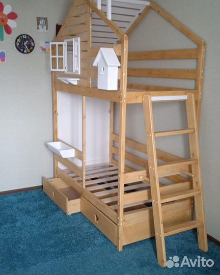 Двухъярусная кроватка 