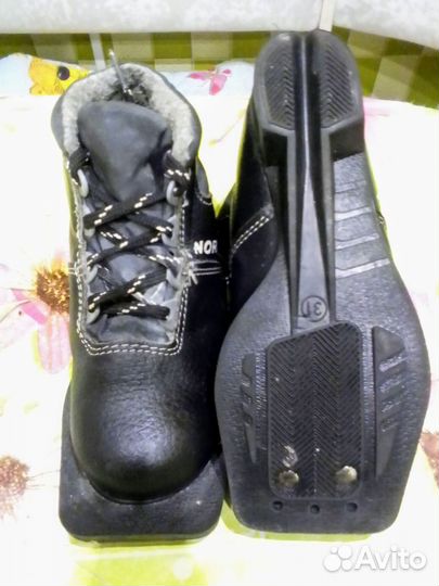 Лыжные ботинки детские 31 размер