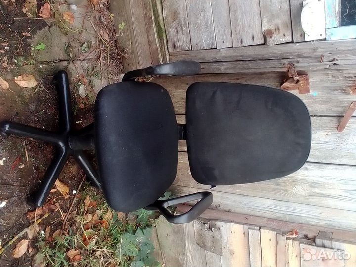 Офисное кресло